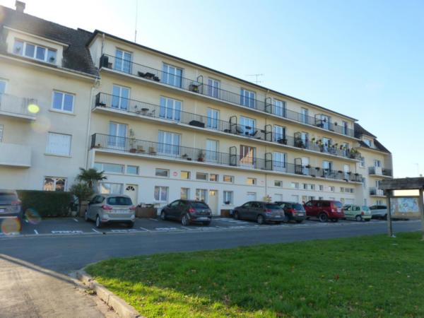 PLACE M MOUTIER - VILLERS SOUS ST LEU (008)