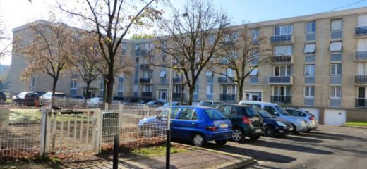 2 AU 10 SQUARE DIDEROT - CREIL (049-09)