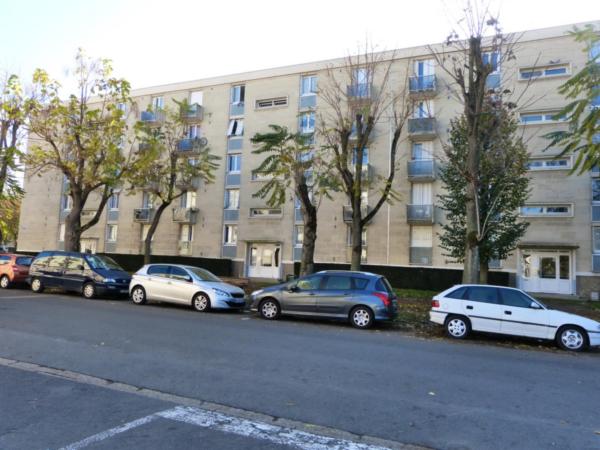 1 AU 20 RUE BLAISE PASCAL -CREIL (049-02)