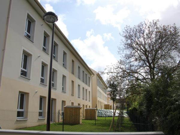 RESIDENCE SIS - ESTREES SAINT DENIS (327)