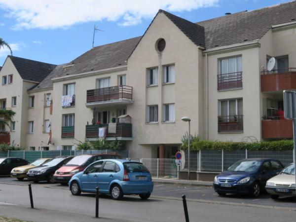 RESIDENCE LES HIRONVALLES - CREIL (174)