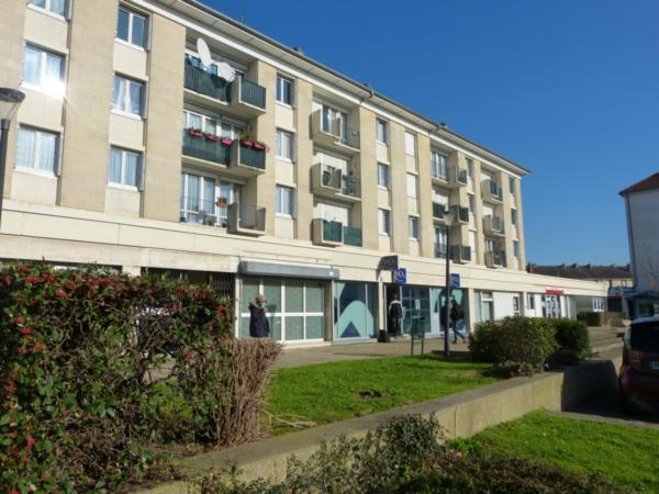 RESIDENCE DU STADE - CREIL (054)